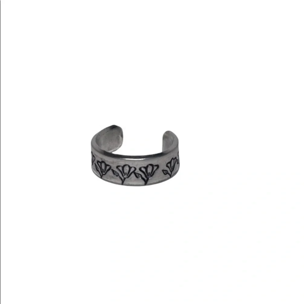 Handmade 7 hand stamped boho floral silver hypoallergenic adjustable cuff ring‎